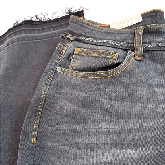 Judy Blue Size 16W Black distressed Slim Boot Cut Frayed Hem Zipper NWT - Picture 7 of 10